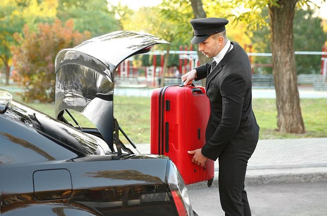 Private One-way Transfer Lynden Pindling Airport To Nassau - Booking details and cancellation terms