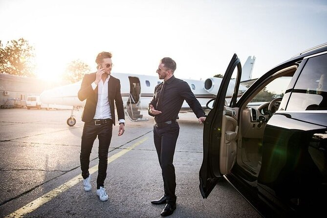 Private One-way Transfer Lynden Pindling Airport To Nassau - A 14-minute ride to your Nassau accommodation