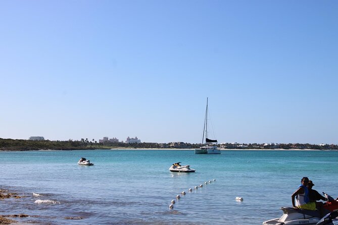 Private speed boat beach and bar hopping visiting Rose island - Three islands, three different ways to spend the day