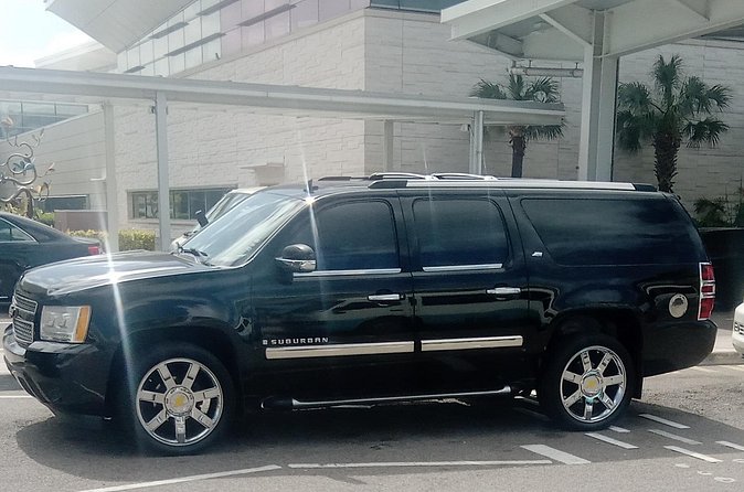 Private SUV One-Way Airport Ride with 30min (Grocery&Liquor stop) - The private SUV and what the $155 covers
