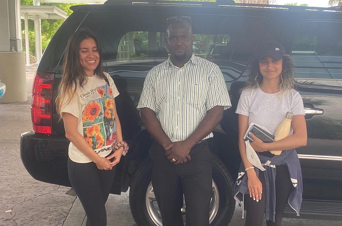 Private SUV One way Airport Transfer/Grocery & Liquor stop included - Understanding the $200 group price