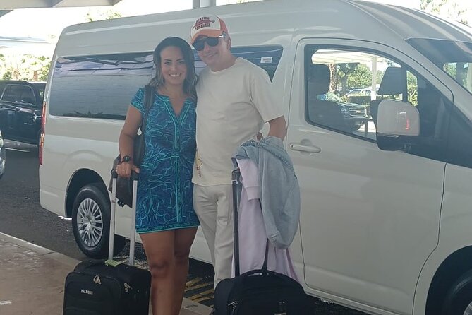 Private Transport to Airport, Hotel, Port in Nassau Bahamas - Meeting your driver at Nassau airport