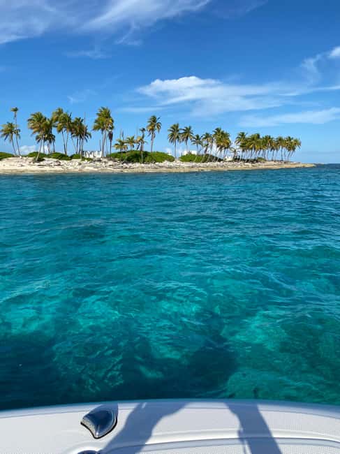 Rose Island: Pig Beach, Snorkeling, Sea Turtles, Beach - Leaving Nassau from Montague Dock