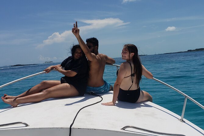 Rose Island: Private Snorkeling, Fishing, and Swimming with Pigs - What is included, and what you should budget for