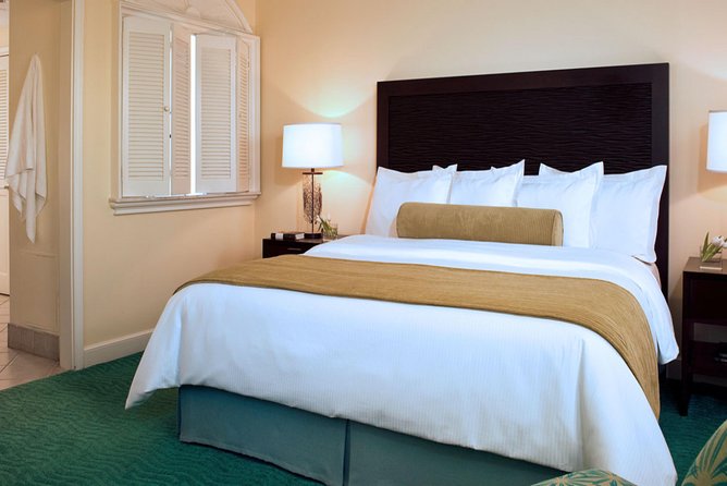 Round trip Airport (LPIA) to Baha Mar, Melia, West Bay St, Cable Beach, Breezes - Why a private car can be worth $42.50