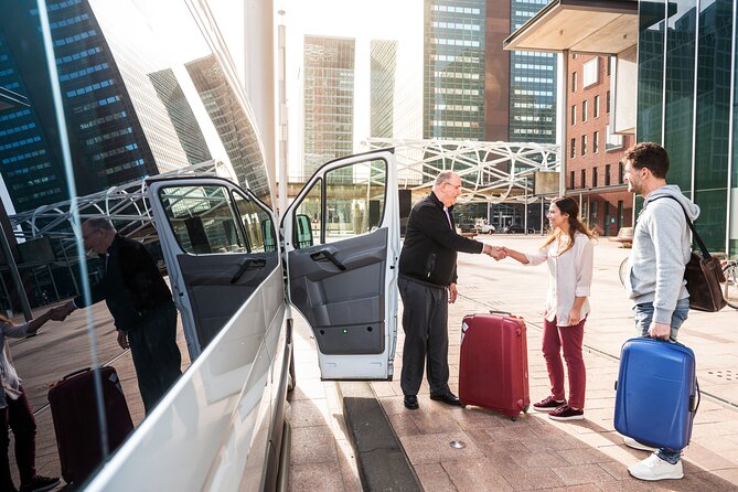 Round-Trip Airport Transfer Viva Club Fortuna Freeport - The 30 to 45 minute ride to Viva Wyndham Fortuna Beach