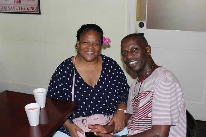 Rum Reggae and Rhythms Tour: Dancing and Cocktails - Bahama Barrels and Island-Made Wine