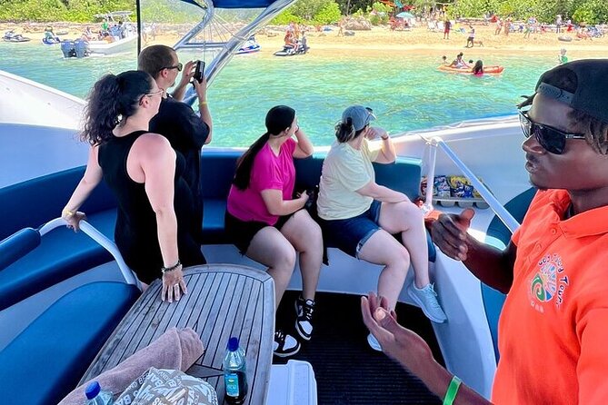 Semi Submersive Glass Bottom Boat Eco Tour in Paradise Island Bahamas - A ride with more speed than expected