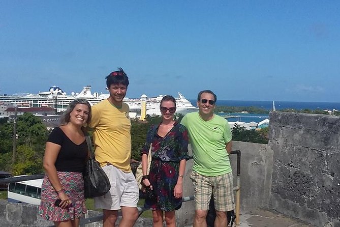 Tasty Rythm and Rock Tour - Tasty Teas Bahamas and useful souvenirs